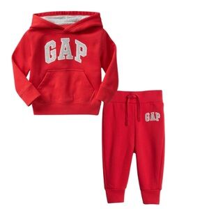 GAP BABY LOGO 2PC SWEATSUIT - RED WAGON SIZE 6-12 MONTHS (NEW WITH TAGS) A13